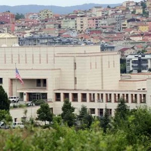 شرطة اسطنبول تعتقل رجلا هدد بتفجير نفسه أمام القنصلية الأمريكية