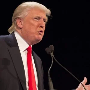 السفير القطري بواشنطن يعلق على تغريدة ترامب بشأن قطر