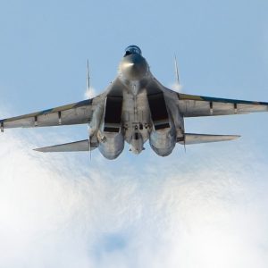 الإمارات تعتزم شراء عشرات المقاتلات الروسية “سو – 35”