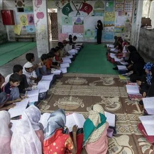 وقف الديانة التركي يعلم أطفال أراكان في باكستان