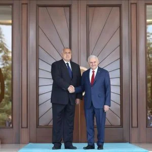 يلدريم يستقبل نظيره البلغاري في أنقرة