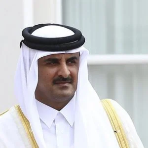 أمير قطر يؤجل خطابه لإعطاء فرصة لجهود الكويت