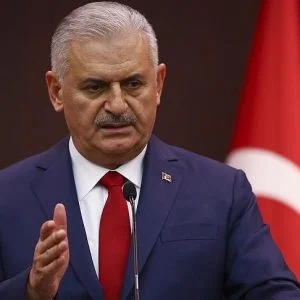 يلدريم: لا نريد أن يلحق الانقلابيون الضرر بالعلاقات بين تركيا واليونان