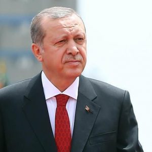 أردوغان وماكرون وتميم يبحثون الأزمة الخليجية