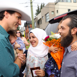 قصة الرضيع السوري الذي التقاه رئيس وزراء كندا