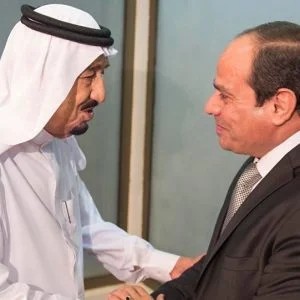 ملك السعودية وولي عهده يعزيان السيسي