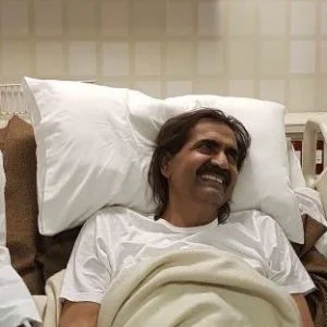 أمير قطر السابق يتعرض لإصابة بالساق تستدعي تدخلا جراحيا