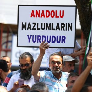 صحفيون أتراك يدينون استخدام وسائل إعلام “لغة الكراهية” ضد السوريين