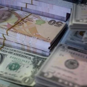 توقعات بارتفاع قيمة الليرة التركية خلال الفترة المقبلة