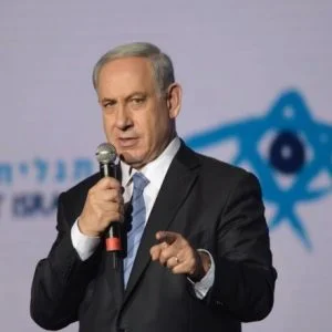 “الميكرفون” يفضح نتنياهو