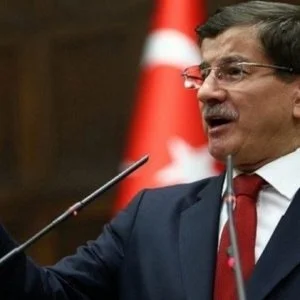 داود أوغلو يهاجم اسرائيل