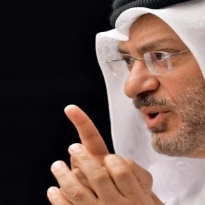 رسالة من قرقاش الى شعب قطر