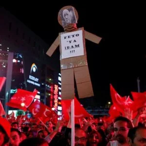 أسر شهداء المحاولة الانقلابية في تركيا تطالب بالقصاص