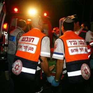 مقتل 3 اسرائيليين بعملية طعن وسط الضفة الغربية