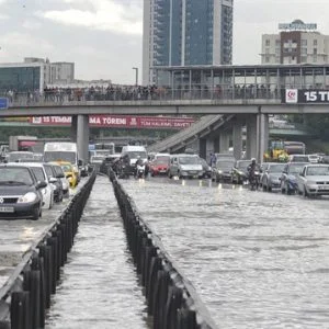 تعرف كم كيلو غرام من الأمطار هطل على كل متر مربع في إسطنبول