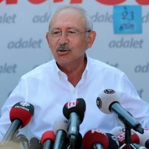 كليجدار اوغلو ينتقد توصية البرلمان الأوروبي بتعليق المفاوضات مع بلاده