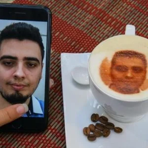 الطباعة على رغوة القهوة.. في إزمير التركية