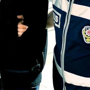 محكمة تركية تأمر بحبس 3 عسكريين اعتدوا على سوريين