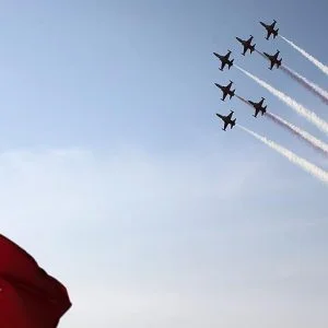 “النجوم التركية” تخطف الأنظار في سماء قبرص