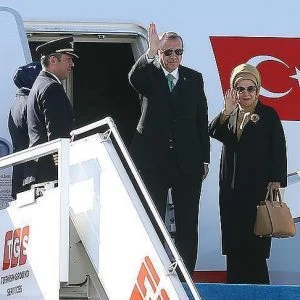 أردوغان يصل جدة السعودية