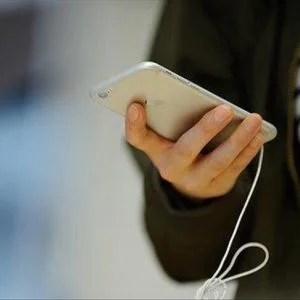 “مادة خارقة” تسمح بشحن بطاريات الهواتف في ثوان معدودة