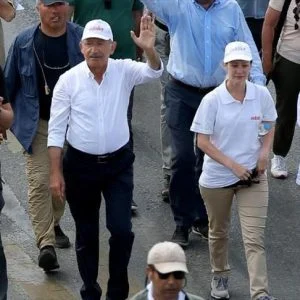 “الشعب الجمهوري” المعارض ينهي مسيرته الاحتجاجية بإسطنبول الأحد