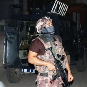 الامن يوقف 12 مشتبهًا بانتمائهم لـ”بي كا كا” الإرهابية جنوبي تركيا