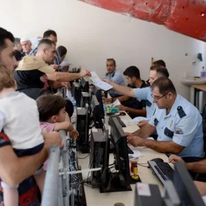 تركيا.. لاجئون سوريون يواصلون عبور الحدود لقضاء العيد في بلادهم