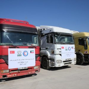 تركيا.. إرسال 10 شاحنات مساعدات إلى سوريا