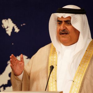 البحرين تتحدى قطر
