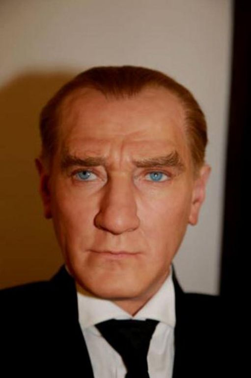 ما قصة المنزل الذى يزوره الاف الاتراك؟.. وماذا يوجد بداخله؟ 14 ما قصة المنزل الذى يزوره الاف الاتراك؟.. وماذا يوجد بداخله؟ 13