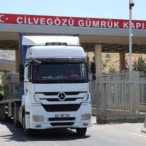 تركيا تعلن تقليص الصادرات إلى سوريا