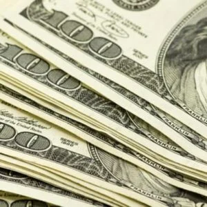 الدولار يهبط لأدنى مستوى امام الليرة خلال العام الحالي