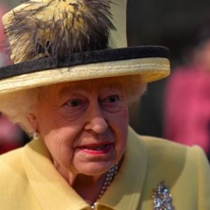 زوج ملكة بريطانيا يتقاعد عن أداء واجباته