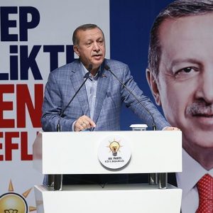 أردوغان يشدد على وجوب إجراء تغييرات في كوادر “العدالة والتنمية”