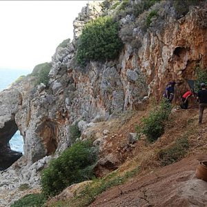 تأهيل مغارة تركية يعتقد أنها احتضنت أجداد الإنسان الحديث