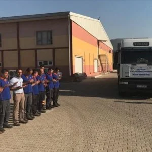 “آفاد” التركية ترسل 5 شاحنات مساعدات إلى شمالي سوريا