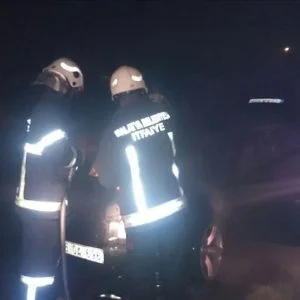 اندلاع حريق قرب الحدود السورية التركية في منطقة بايربوجاق