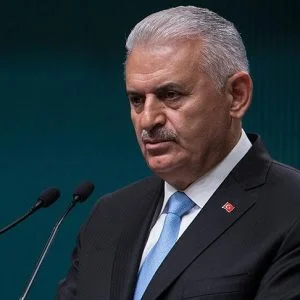 يلدريم ينتقد استخدام الاختصارات اللغوية في وسائل التواصل الاجتماعي