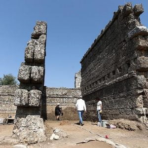 اكتشاف مجمع تجاري عمره ألفي عام في أنطاليا التركية