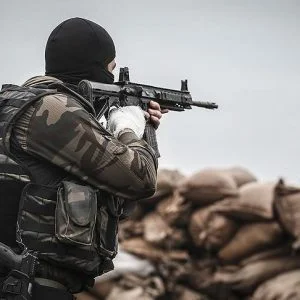 مقتل 7 مسلحين من منظمة “بي كا كا” جنوب شرق تركيا