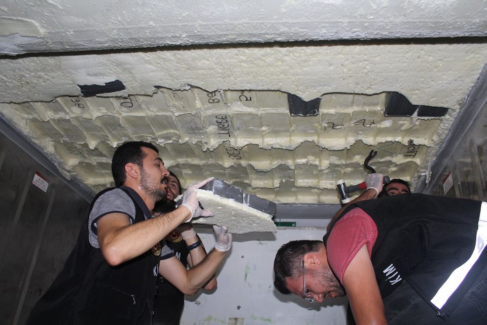 بالصور.. احباط تهريب كميات كبيرة من المخدرات الى تركيا 5