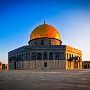 اسرائيل تغلق أحد أبواب المسجد الأقصى.. والاردن تعلق: افتحوه فوراً