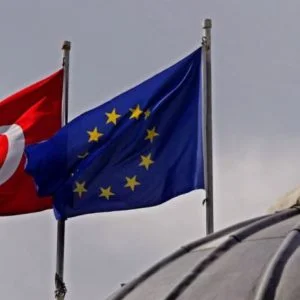 الاتحاد الأوروبي يبحث في أكتوبر إنهاء محادثات انضمام تركيا