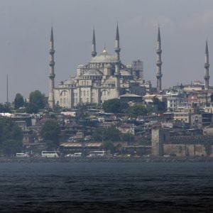 وصول عدد كبير من السياح إلى إسطنبول