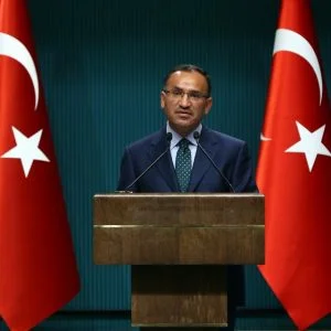 الحكومة التركية: بارزاني يلعب بالنار