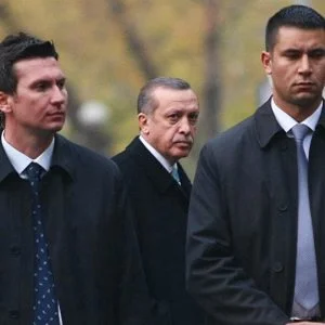 الولايات المتحدة تجمد بيع الأسلحة إلى حرس أردوغان