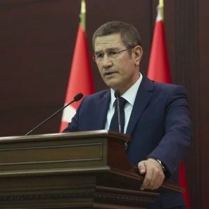 وزير الدفاع التركي: امريكا تدعم الارهاب