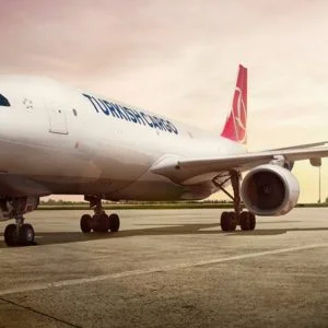 الخطوط التركية وطيران الخليج توقعان اتفاقية الرمز المشترك