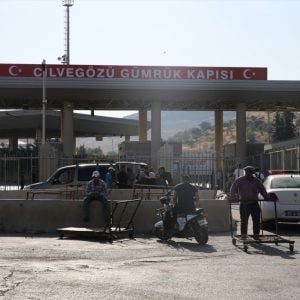 تركيا تعيد فتح معبر “باب الهوى” مع سوريا